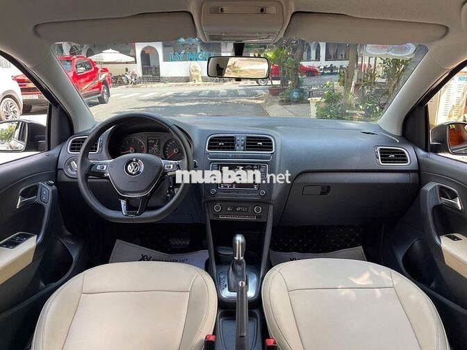 Volkswagen Polo Hatchback 1.6AT 2020 Đẹp Như Mới