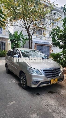 Toyota Innova 2016 2.0E - 999999 km