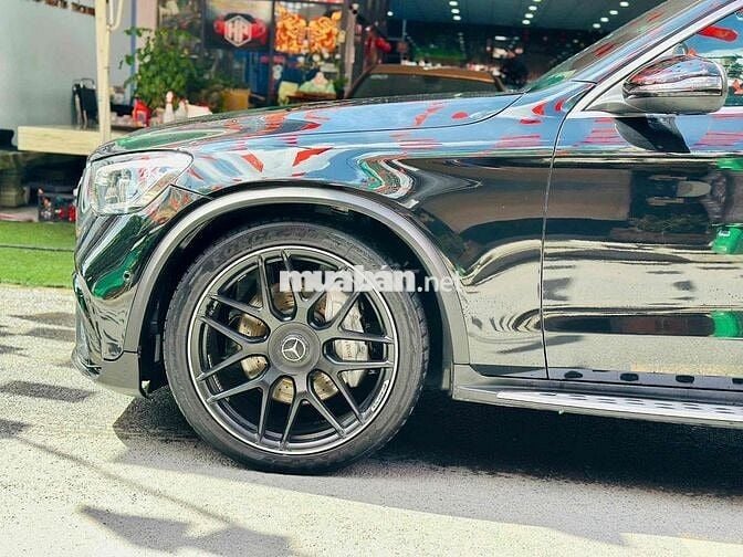 Mercedes Benz GLC 300 4matic up model 2020