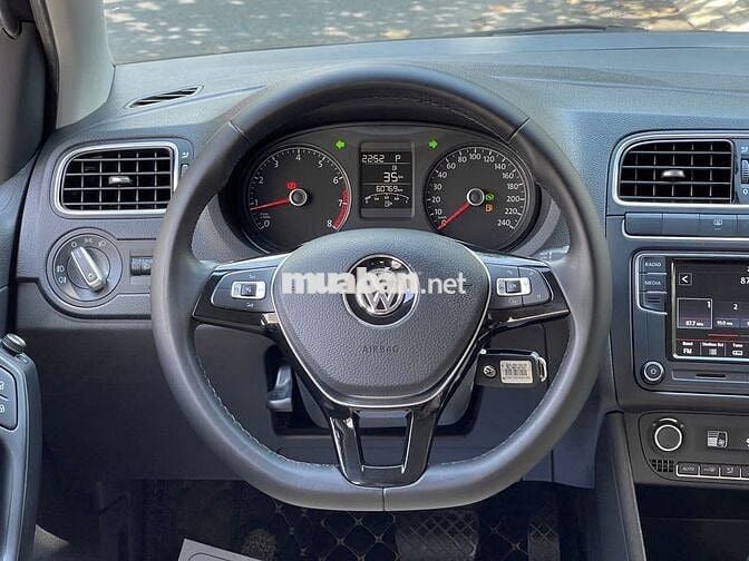 Volkswagen Polo Hatchback 1.6AT 2020 Đẹp Như Mới