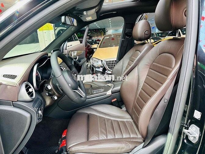 Mercedes Benz GLC 300 4matic up model 2020