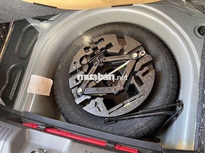 Volkswagen Polo Hatchback 1.6AT 2020 Đẹp Như Mới