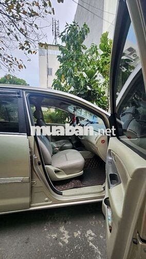 Toyota Innova 2016 2.0E - 999999 km