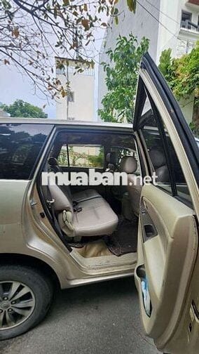 Toyota Innova 2016 2.0E - 999999 km