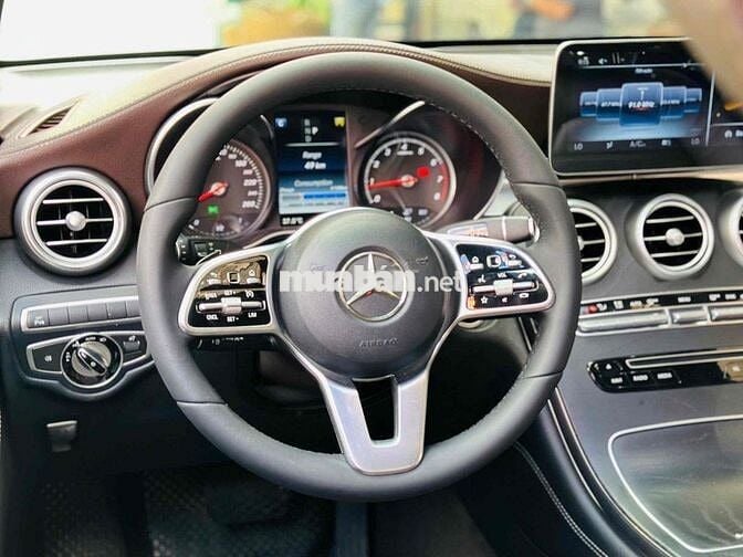 Mercedes Benz GLC 300 4matic up model 2020