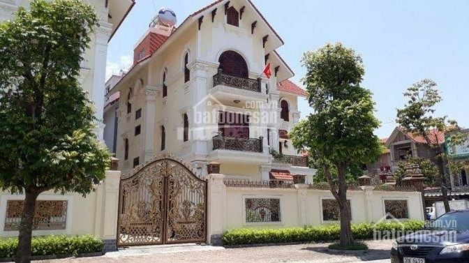 Chính chủ bán biệt thự Linh Đàm, đường rộng, gần hồ Linh Đàm, DT 250m2