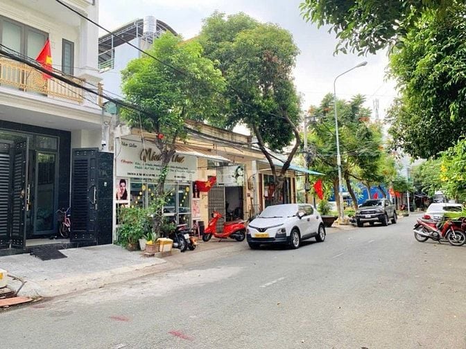Bán nhà hẻm 52 Thoại Ngọc Hầu, quận Tân Phú 4x20m 1 lầu giá 9 tỷ