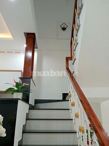 Cần cho thuê nhà HXH 245/4D Nguyễn Trãi P.Nguyễn Cư Trinh Q.1