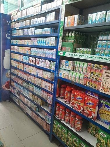 Cửa hàng Bách hóa tổng hợp cần tuyển gấp 4 nhân viên bán hàng 