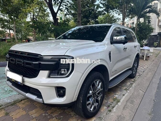 Cần bán Ford Everest Titanium 2 cầu siêu lướt 2022