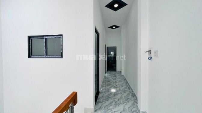Cần bán căn nhà 1 trệt 1 lầu kiên cố, vị trí đẹp ngay ngã 3 Tân Kim