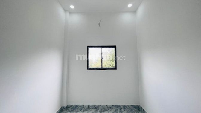 Cần bán căn nhà 1 trệt 1 lầu kiên cố, vị trí đẹp ngay ngã 3 Tân Kim