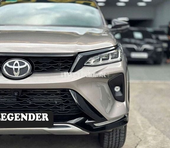 Toyota Fortuner 2024 Legender  - 8000 km