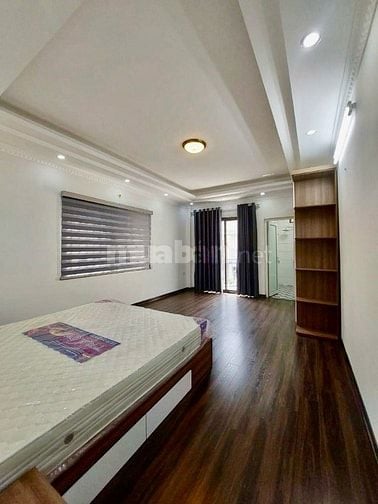 Long Biên 80m2 x 5 tầng. Mt 10. Ô tô tránh. Kinh doanh. 12.5 tỷ