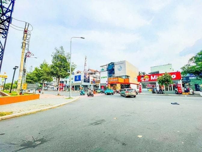 CHO THUÊ MẶT BẰNG GÓC 2 MẶT TIỀN 262,5m² - 487 PHAN VĂN TRỊ, GÒ VẤP