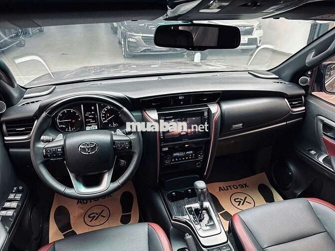 Toyota Fortuner 2024 Legender  - 8000 km