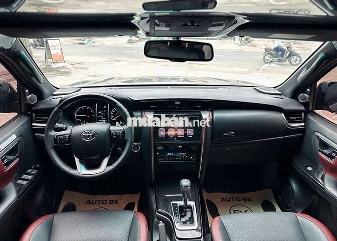 Toyota Fortuner 2024 Legender  - 8000 km