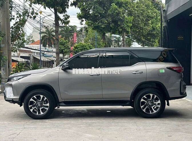 Toyota Fortuner 2024 Legender  - 8000 km