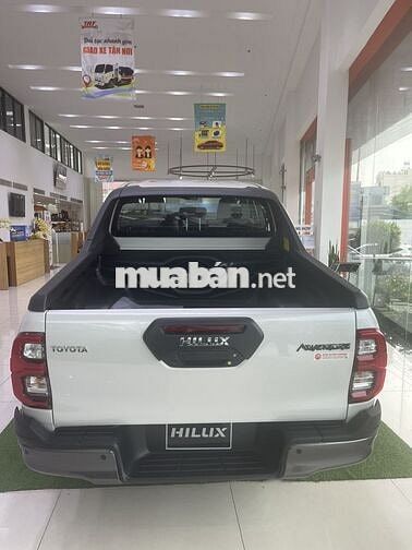 Toyota Hilux 2025 Adventure 2.8L 4x4 AT giao ngay