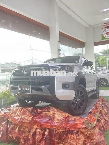 Toyota Hilux 2025 Adventure 2.8L 4x4 AT giao ngay