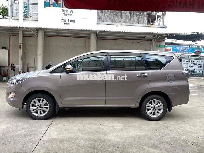 Cần bán Innova số sàn 2018 xe gia đình chất xe đep