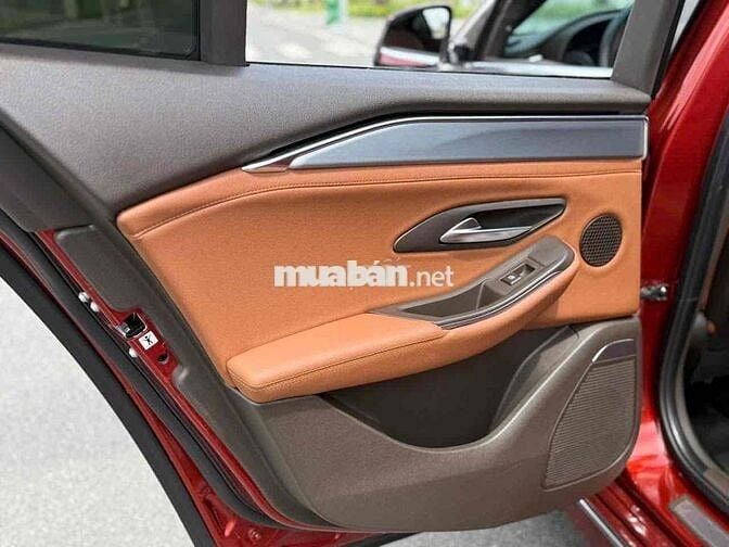 VinFast Lux A2.0 2019 Premium 2.0 AT - 60000 km