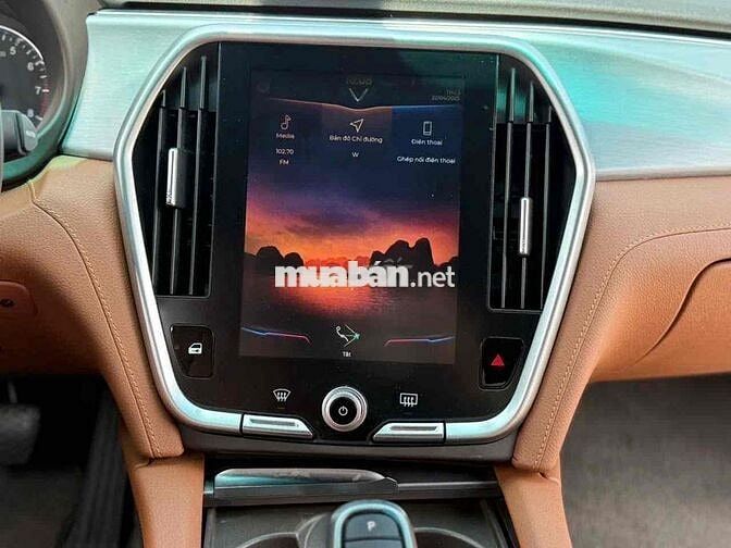 VinFast Lux A2.0 2019 Premium 2.0 AT - 60000 km
