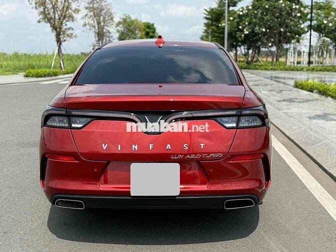 VinFast Lux A2.0 2019 Premium 2.0 AT - 60000 km