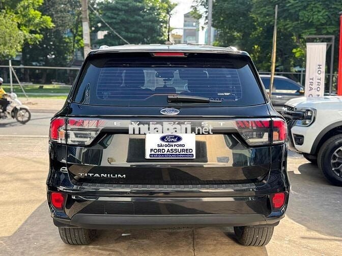 Ford Everest 2023 Titanium 2.0 AT 4x2 - 19000 km
