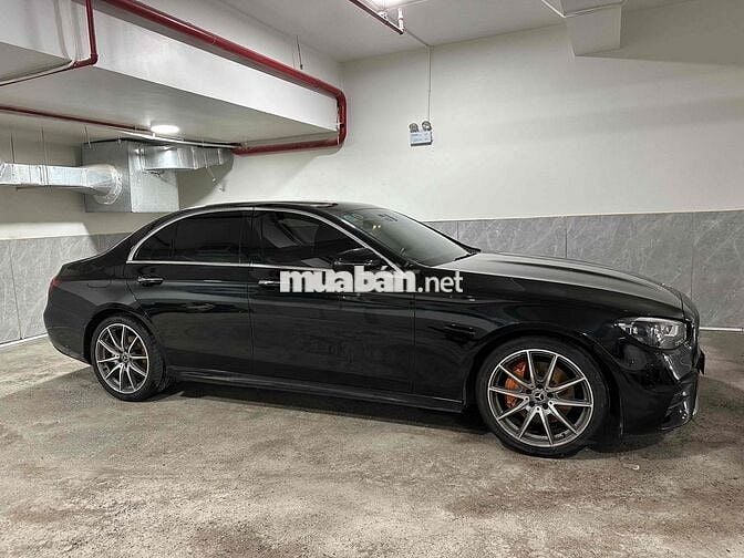 Mercedes Benz E Class 2022 E300 AMG - 37000 km