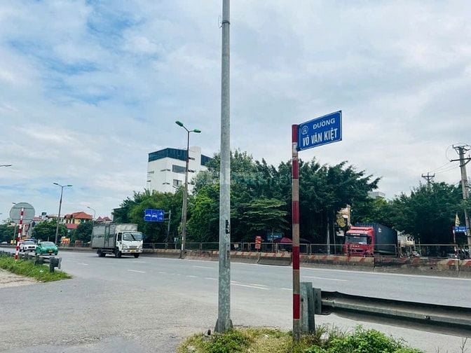 Bán đất Kim Chung Đông Anh, Lô góc, 2 mặt thoáng, 60m2, 3,8 tỷ