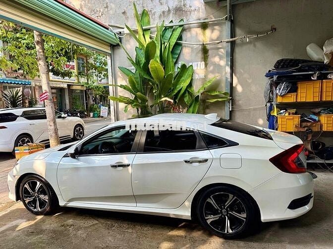 Honda Civic 2017 1.5 turbo TOP bản cao nhất