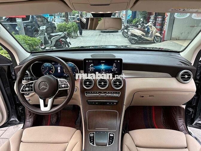 CẦN BÁN GLC 200-4matic MODEL 2023 BẢN V1 SIÊU MỚI