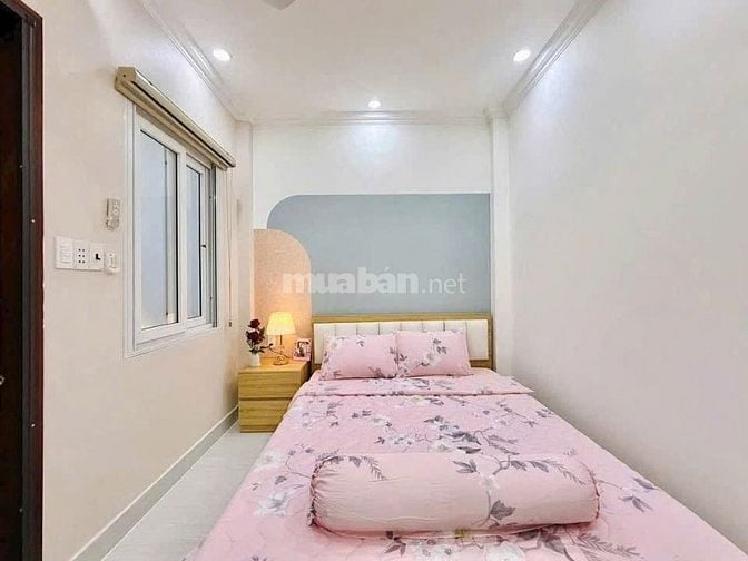 Bán gấp nhà Trần Huy Liệu 64m², trung tâm, gần sân bay, giá bán 4tỷ5