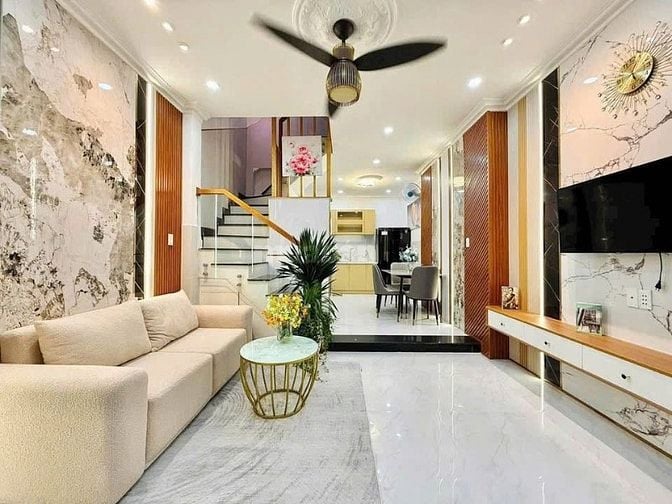 Bán gấp nhà Trần Huy Liệu 64m², trung tâm, gần sân bay, giá bán 4tỷ5