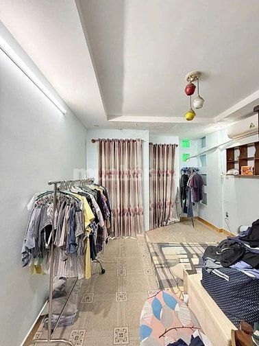 KẸT TIỀN BÁN NHÀ!Đường Rạch Bùng Binh Phường 9 Quận 3,DT:42m2/3.950 Tỷ