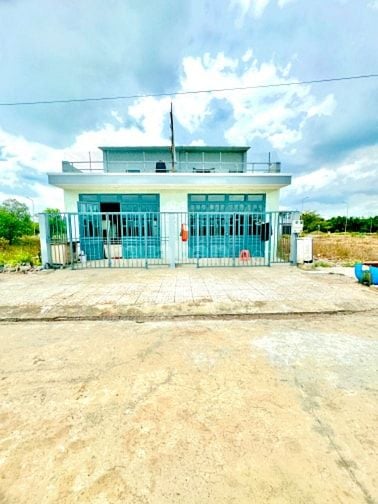 RA GẤP CẶP NỀN 130m2 XÂY XƯỞNG LIỀN KỀ KCN GẦN TRƯỜNG HỌC - CÔNG VIÊN