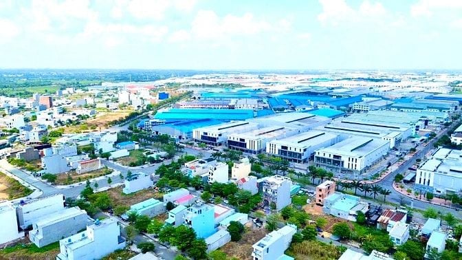 RA GẤP CẶP NỀN 130m2 XÂY XƯỞNG LIỀN KỀ KCN GẦN TRƯỜNG HỌC - CÔNG VIÊN