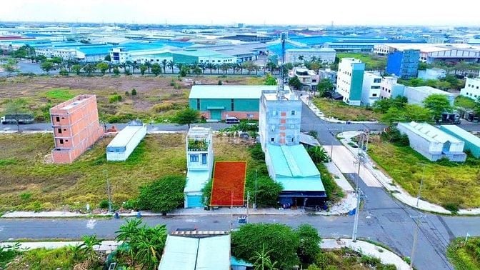 RA GẤP CẶP NỀN 130m2 XÂY XƯỞNG LIỀN KỀ KCN GẦN TRƯỜNG HỌC - CÔNG VIÊN