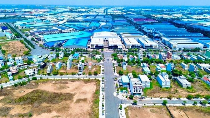 RA GẤP CẶP NỀN 130m2 XÂY XƯỞNG LIỀN KỀ KCN GẦN TRƯỜNG HỌC - CÔNG VIÊN