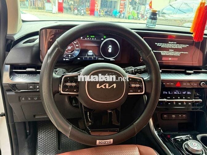 Kia Carnival 2022  - 18000 km