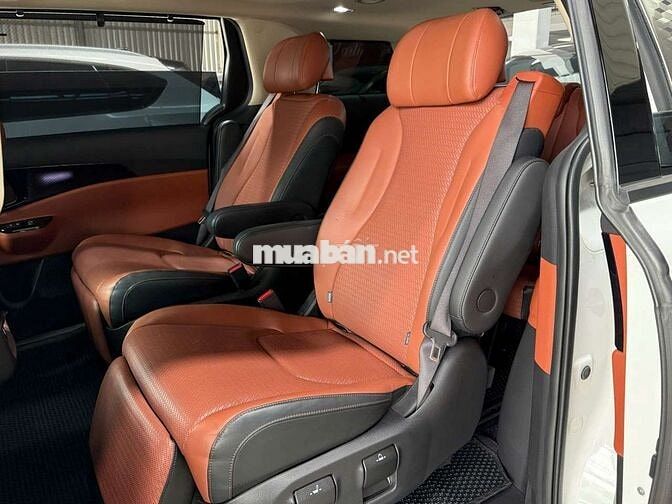 Kia Carnival 2022  - 18000 km
