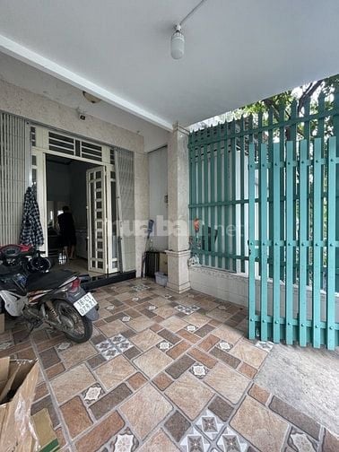 Nhà CĂN GÓC 132M2(8X16.5)2 Tầng-HẺM THÔNG 1/ XE HƠI TRÁNH- DT 20tr/th