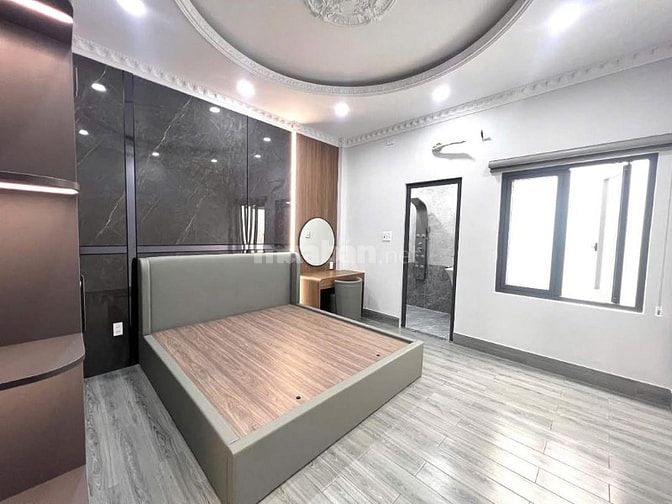 Bán nhà ở đường Thành Thái, phường 12, quận 10, giá 2 tỷ 500 triệu  ••
