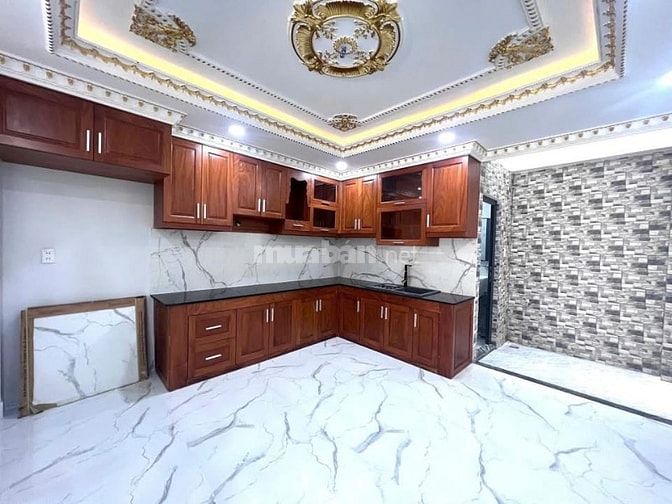 Bán nhà ở đường Thành Thái, phường 12, quận 10, giá 2 tỷ 500 triệu  ••