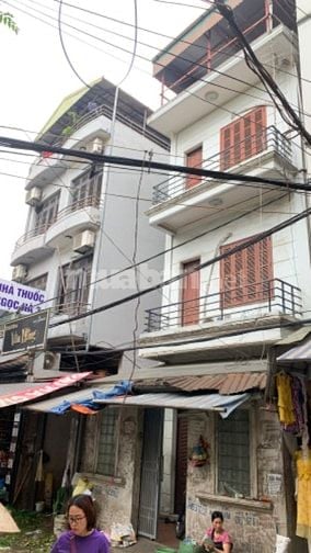 Bán căn nhà ngã 3 phố Nguyễn Cao