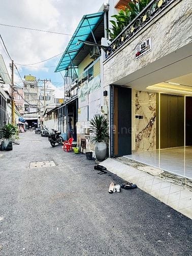 Trả nợ cho con bán gấp nhà Lưu Hữu Phước, p15,Q8. Chỉ 2,43tỷ. 64m2.