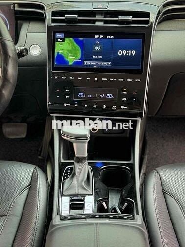 Hyundai Tucson 2023 2.0 AT Tiêu chuẩn - 9000 km