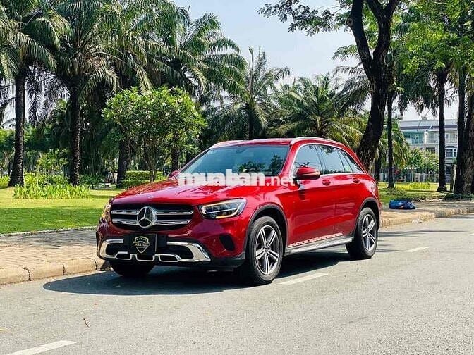 GLC200 form mới – màu đỏ độc – giá chỉ tầm 1 TỶ