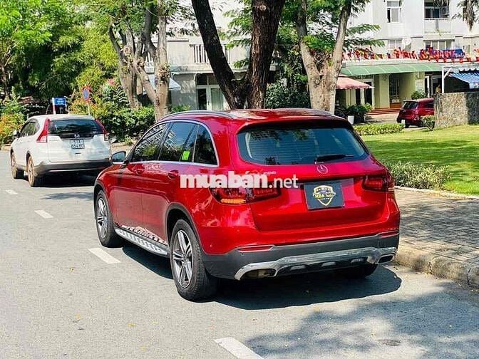 GLC200 form mới – màu đỏ độc – giá chỉ tầm 1 TỶ